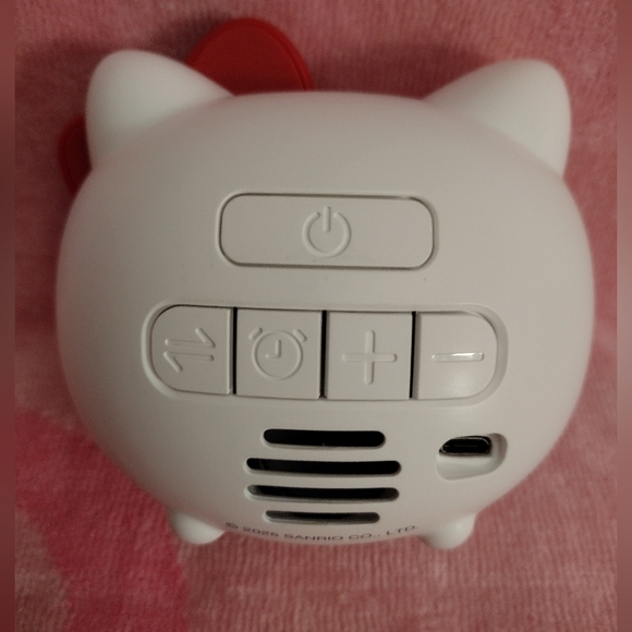 EXCLUSIVE - Hello Kitty Officially Licensed Alarm Clock/Nightlight/Speaker - Picture 8 of 12